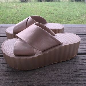Elegant Satin Platform Sandals - Tan